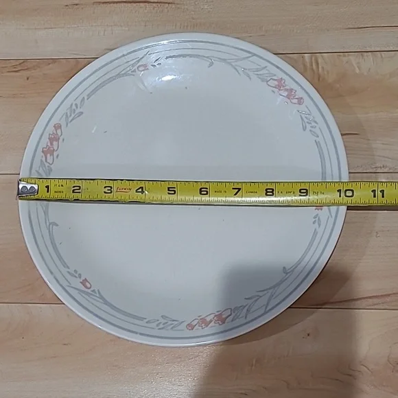 4 Corelle Rose Pattern Dinner Plates - Picture 2 of 3
